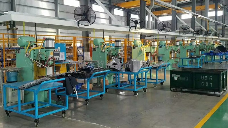 一汽大眾配套商安裝調試中頻點焊機