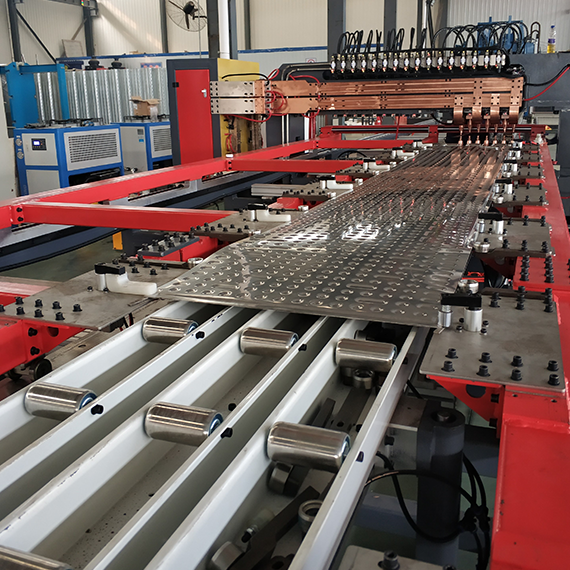 板式換熱器自動(dòng)龍門點(diǎn)焊機(jī)