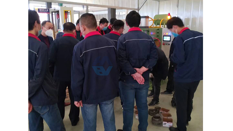 調試聊城魯環中頻點焊機 (4) 調試聊城魯環中頻點焊機 (4)